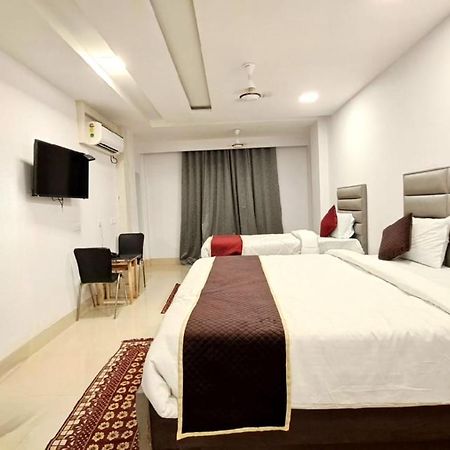 Hotel Amenda International New Delhi Exterior photo