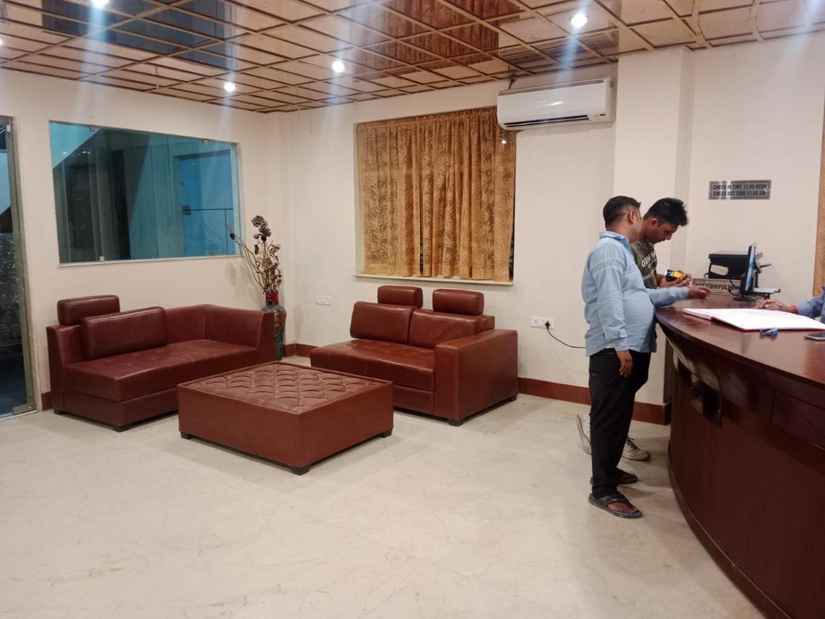 Hotel Amenda International New Delhi Exterior photo
