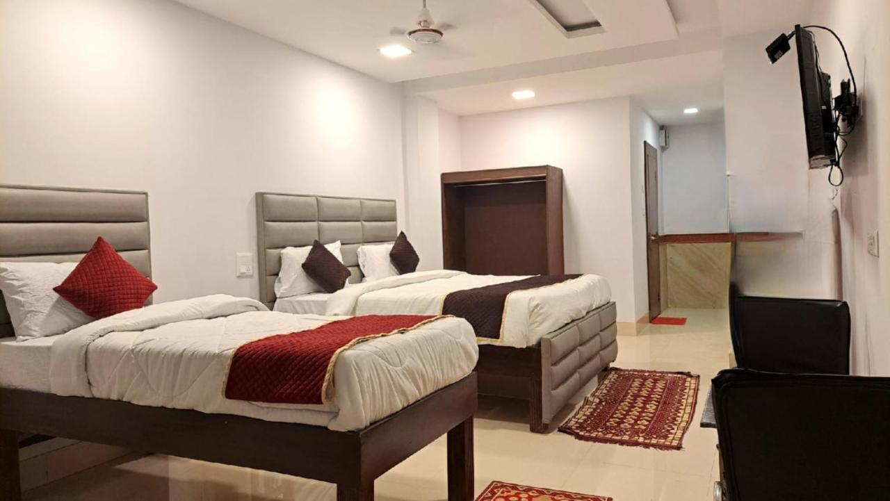 Hotel Amenda International New Delhi Exterior photo